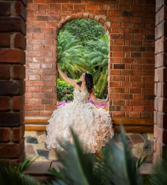 Carlos Peña Fotografía. Momentos inolvidables en bodas, quinceañeras, embarazadas, modelos, eventos, fotografía inmobiliaria y más.