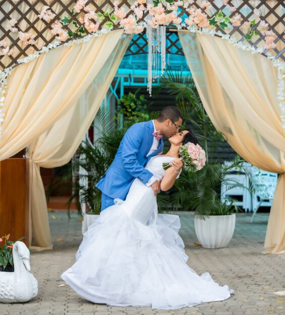 Carlos Peña Fotografía. Momentos inolvidables en bodas, quinceañeras, embarazadas, modelos, eventos, fotografía inmobiliaria y más.