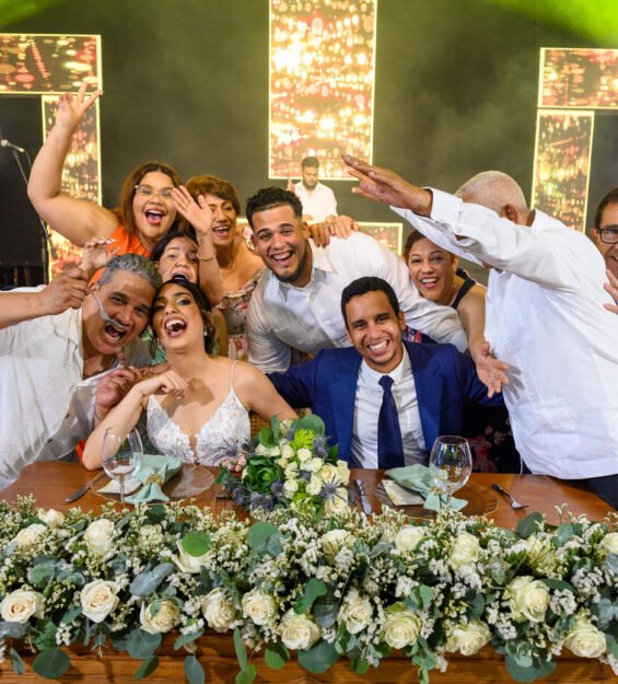 Carlos Peña Fotografía. Momentos inolvidables en bodas, quinceañeras, embarazadas, modelos, eventos, fotografía inmobiliaria y más.