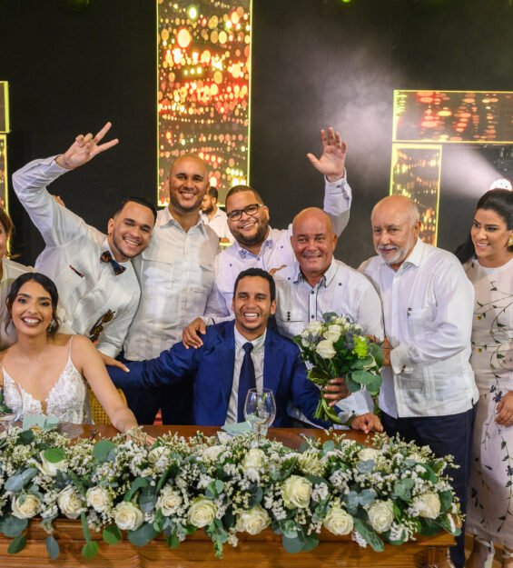 Carlos Peña Fotografía. Momentos inolvidables en bodas, quinceañeras, embarazadas, modelos, eventos, fotografía inmobiliaria y más.