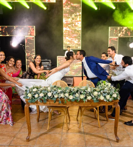 Carlos Peña Fotografía. Momentos inolvidables en bodas, quinceañeras, embarazadas, modelos, eventos, fotografía inmobiliaria y más.