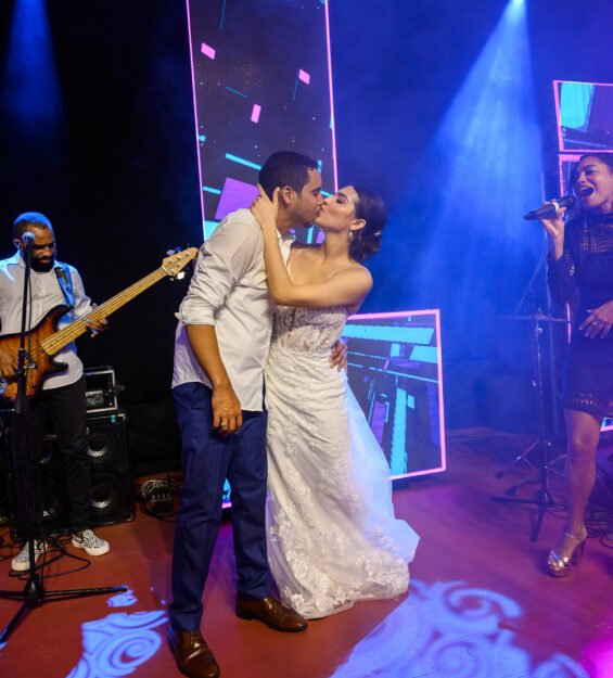 Carlos Peña Fotografía. Momentos inolvidables en bodas, quinceañeras, embarazadas, modelos, eventos, fotografía inmobiliaria y más.