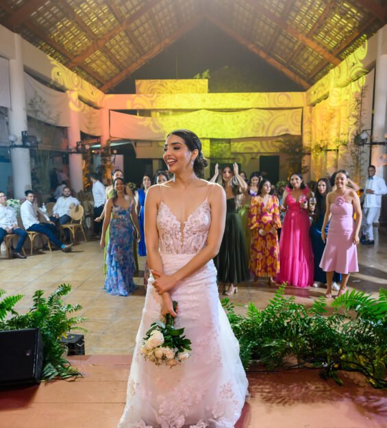 Carlos Peña Fotografía. Momentos inolvidables en bodas, quinceañeras, embarazadas, modelos, eventos, fotografía inmobiliaria y más.