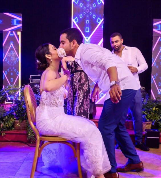 Carlos Peña Fotografía. Momentos inolvidables en bodas, quinceañeras, embarazadas, modelos, eventos, fotografía inmobiliaria y más.
