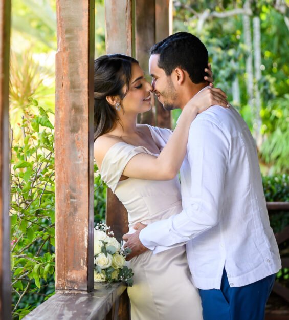 Carlos Peña Fotografía. Momentos inolvidables en bodas, quinceañeras, embarazadas, modelos, eventos, fotografía inmobiliaria y más.