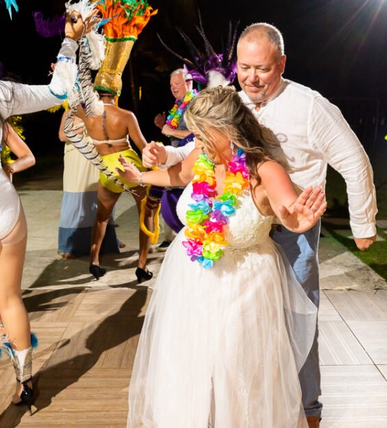 Carlos Peña Fotografía. Momentos inolvidables en bodas, quinceañeras, embarazadas, modelos, eventos, fotografía inmobiliaria y más.