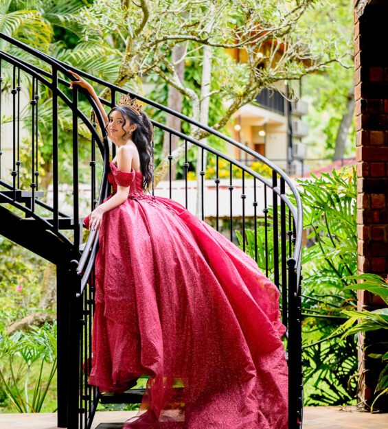 Carlos Peña Fotografía Sesión de retratos para quinceañera en entorno natural de República Dominicana.