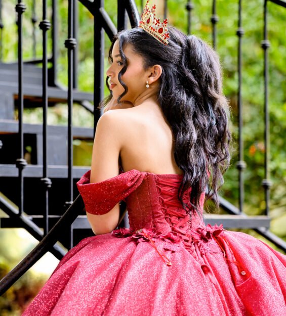 Carlos Peña Fotografía Sesión de retratos para quinceañera en entorno natural de República Dominicana.