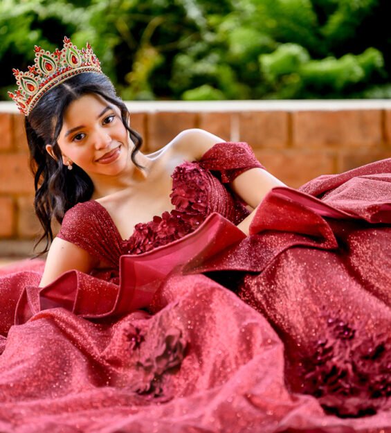 Carlos Peña Fotografía Sesión de retratos para quinceañera en entorno natural de República Dominicana.